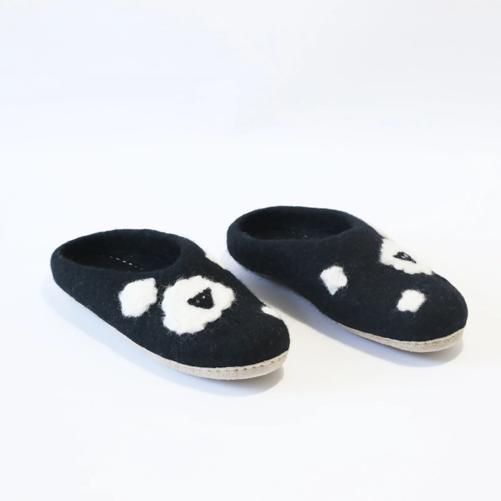 Sheep Design Felt Slipper – Handmade, Cozy & Eco-Friendly