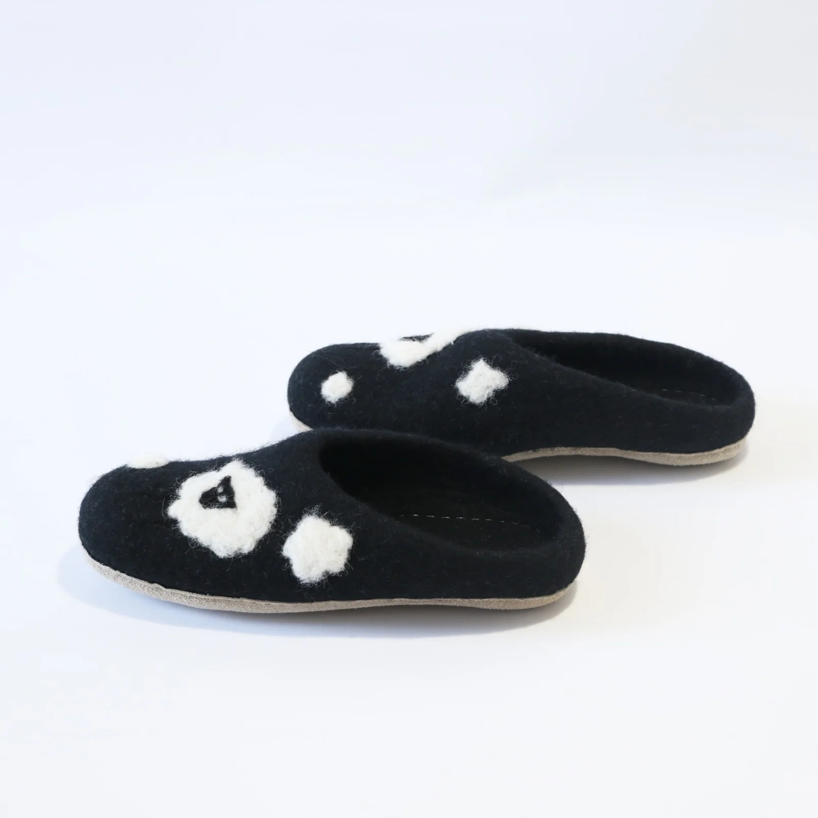 Sheep Design Felt Slipper – Handmade, Cozy & Eco-Friendly