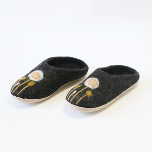 Handmade Felt Slipper – Warm, Durable & Eco-Friendly