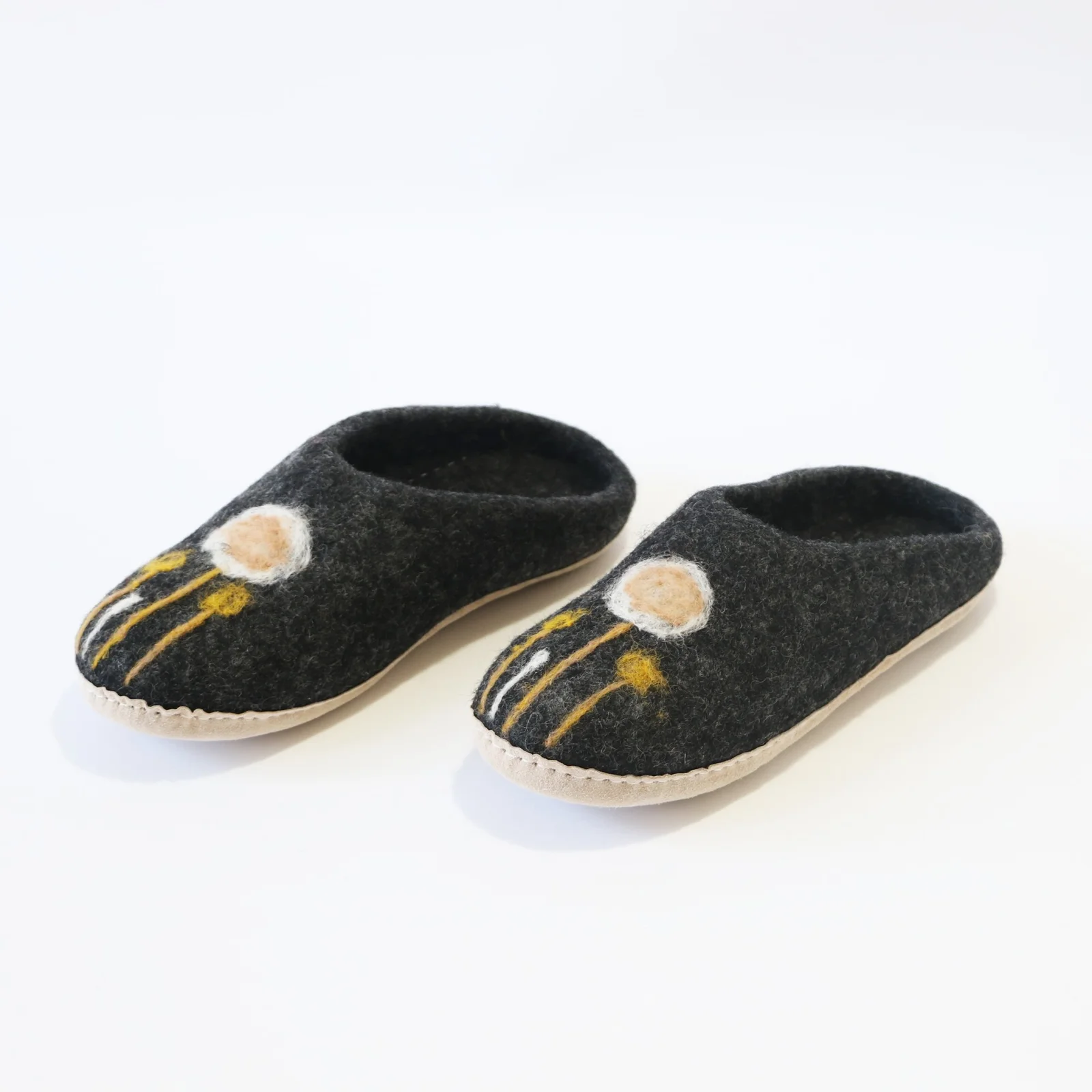 Handmade Felt Slipper – Warm, Durable & Eco-Friendly