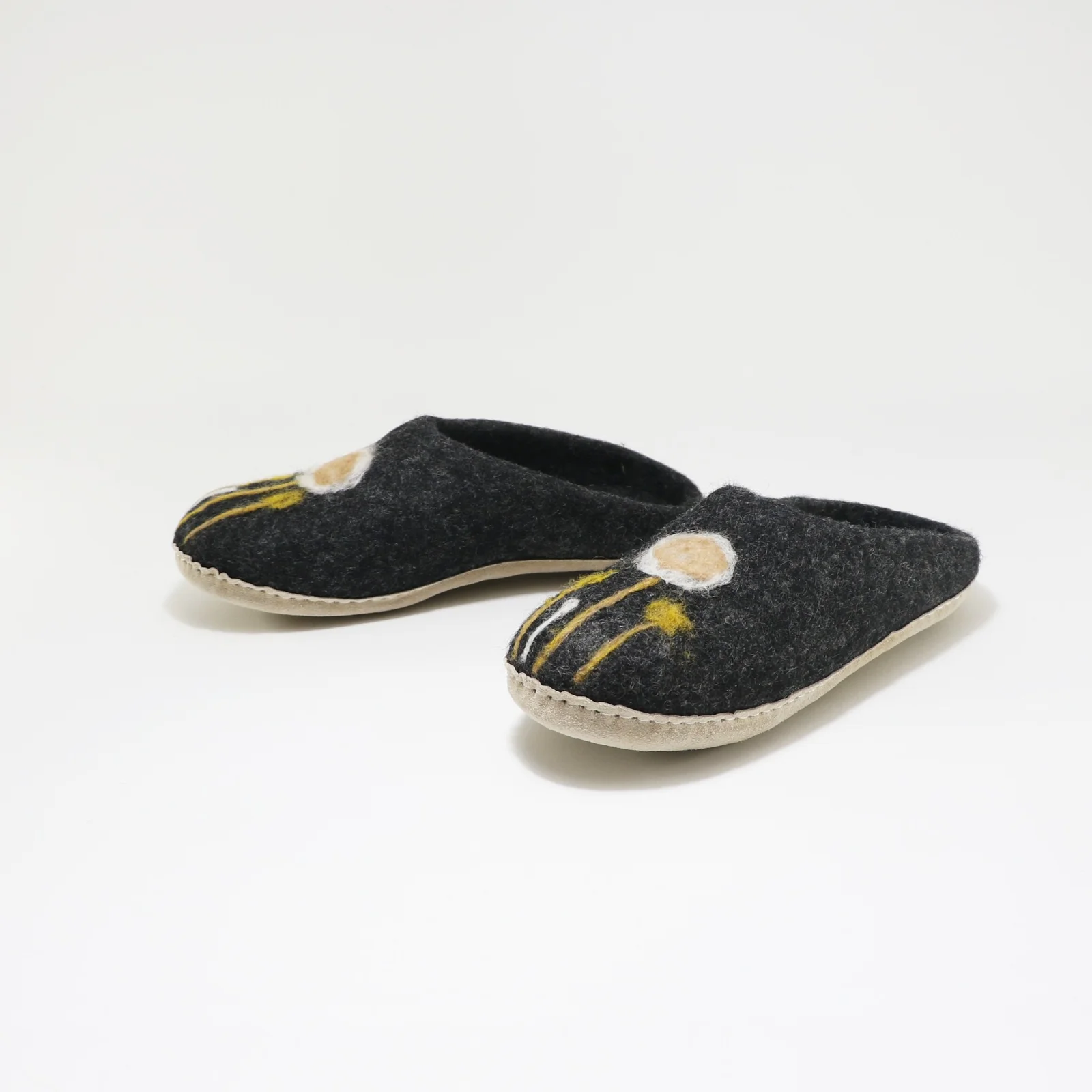 Handmade Felt Slipper – Warm, Durable & Eco-Friendly