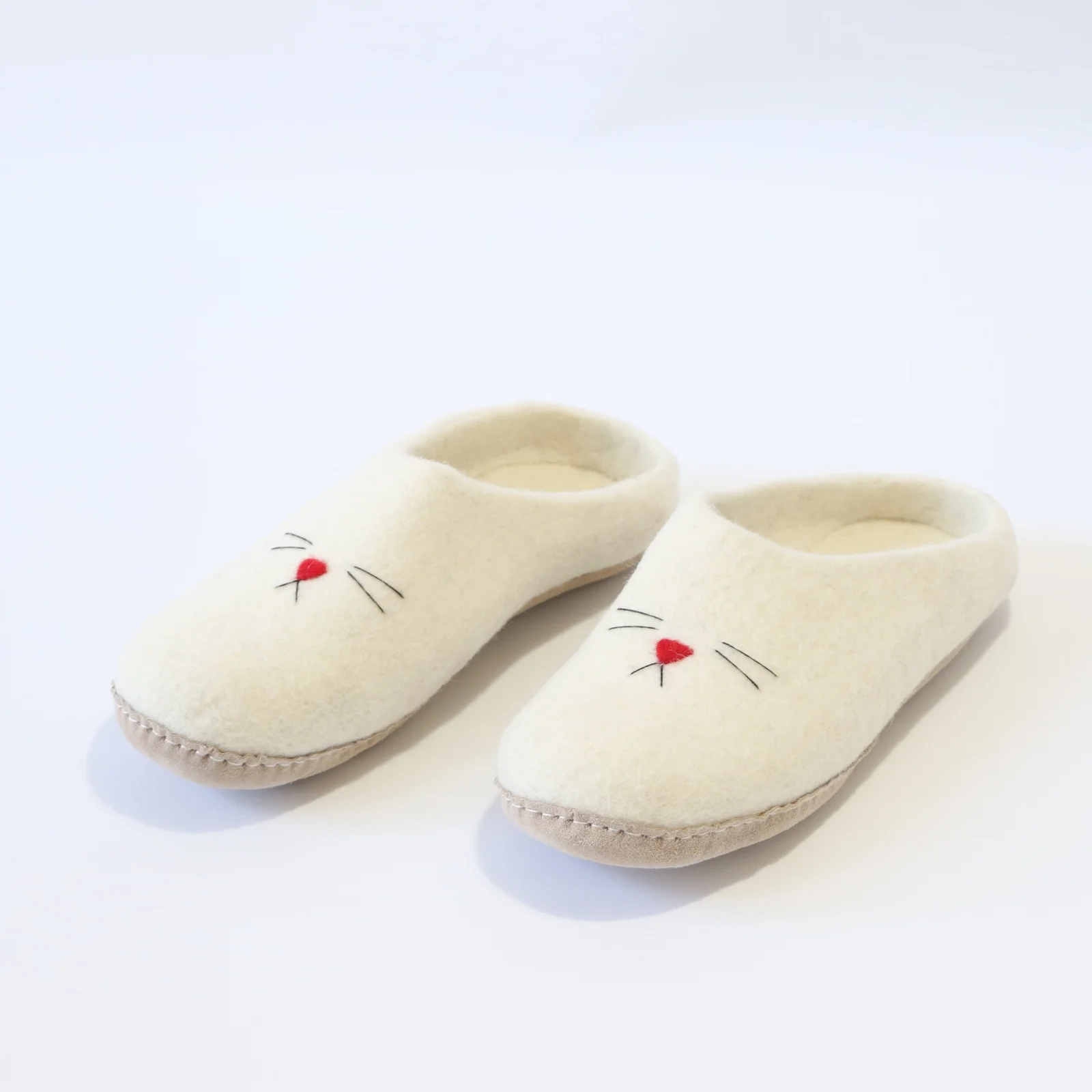 Cat Design Felt Slipper – Handmade, Warm & Eco-Friendly