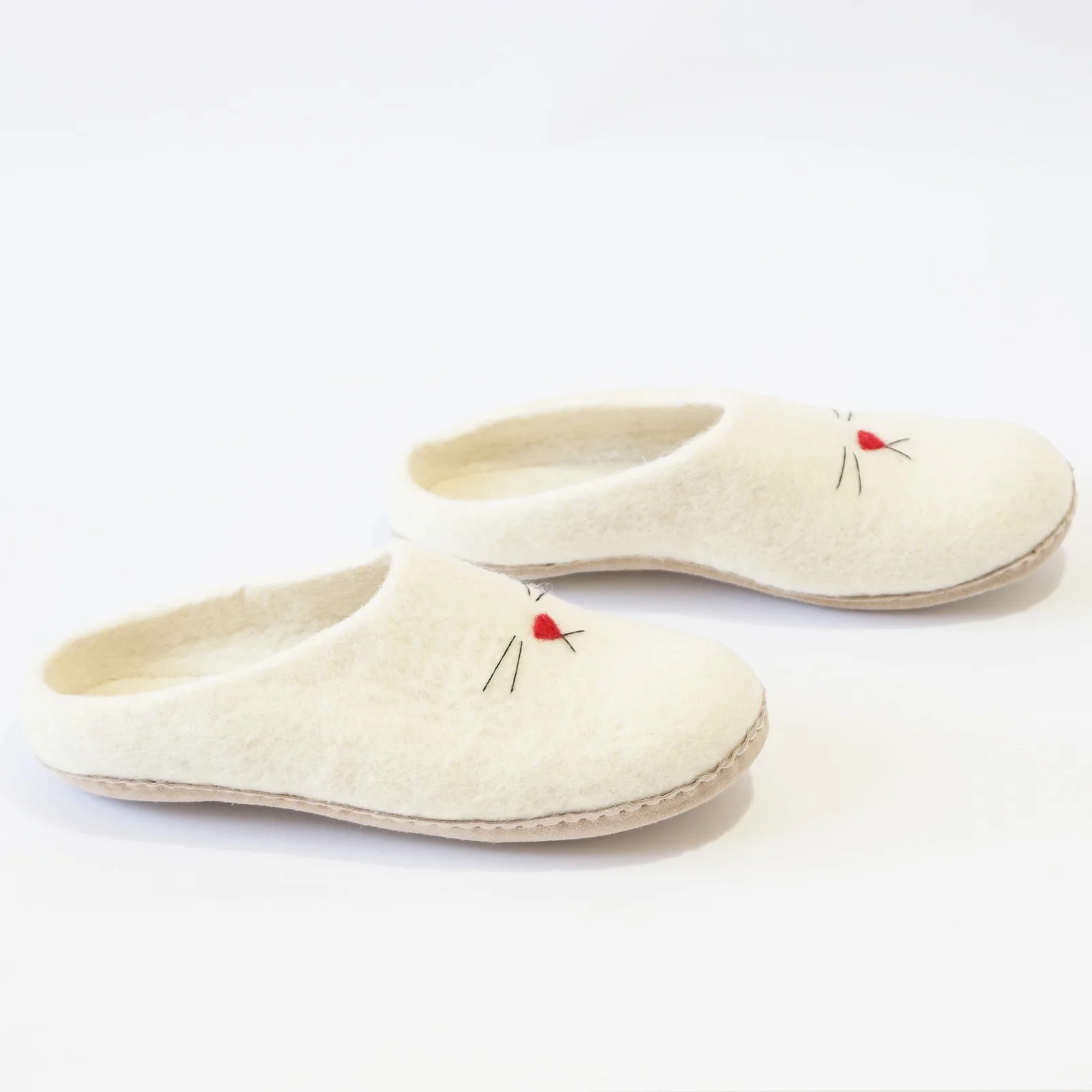 Cat Design Felt Slipper – Handmade, Warm & Eco-Friendly